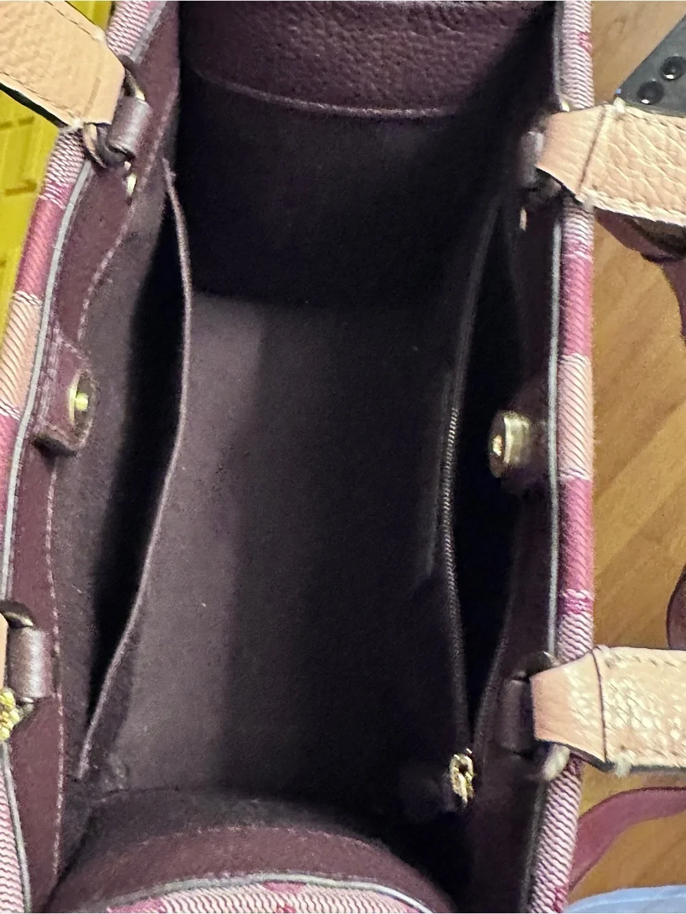 EUC Coach Dempsey Tote 22 - Picture 4 of 6